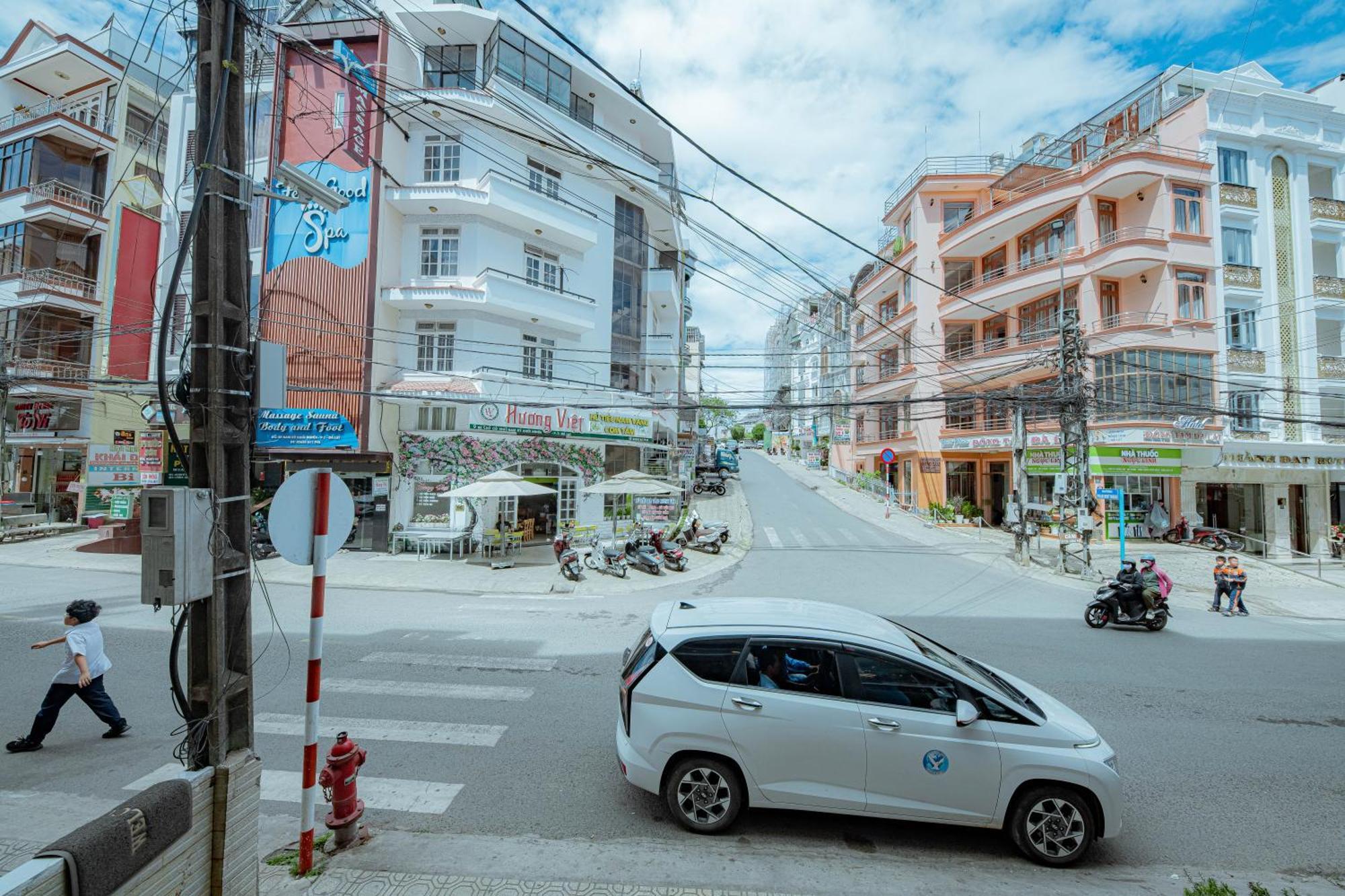 Thanh Anh 2 Hotel - Gan Cho Dem ダラット エクステリア 写真