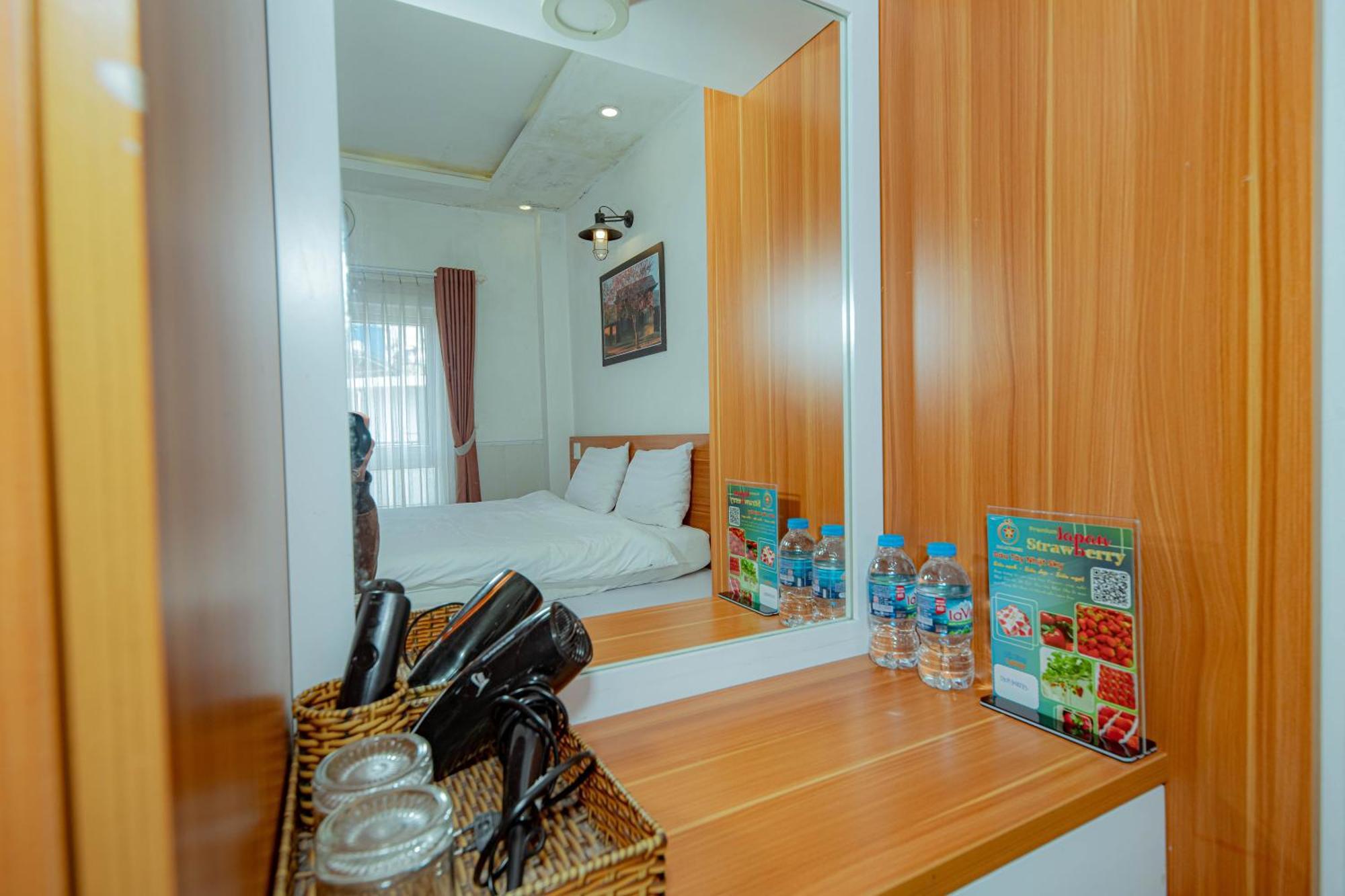 Thanh Anh 2 Hotel - Gan Cho Dem ダラット エクステリア 写真